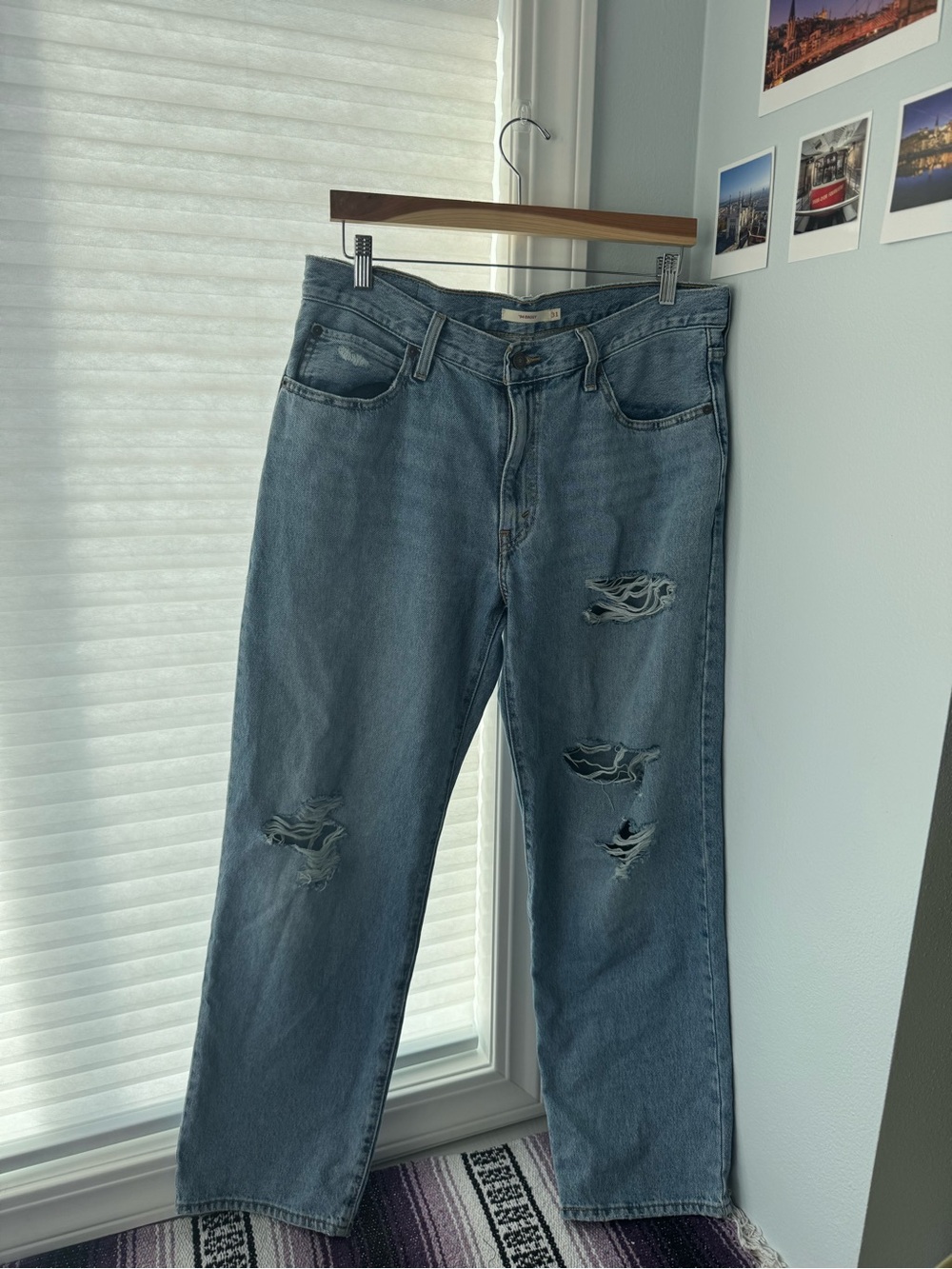 Levi’s Baggy Ripped Jeans
